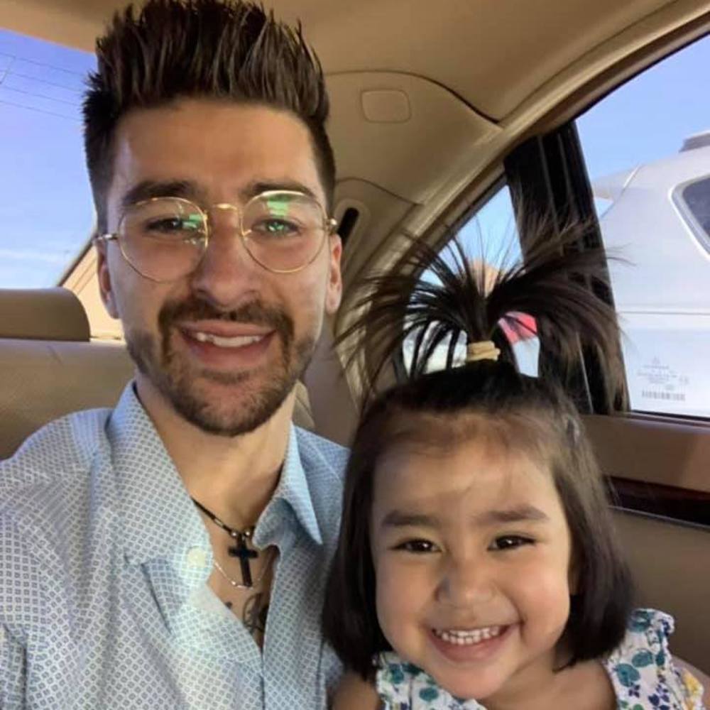 Meet your Posher, Troy